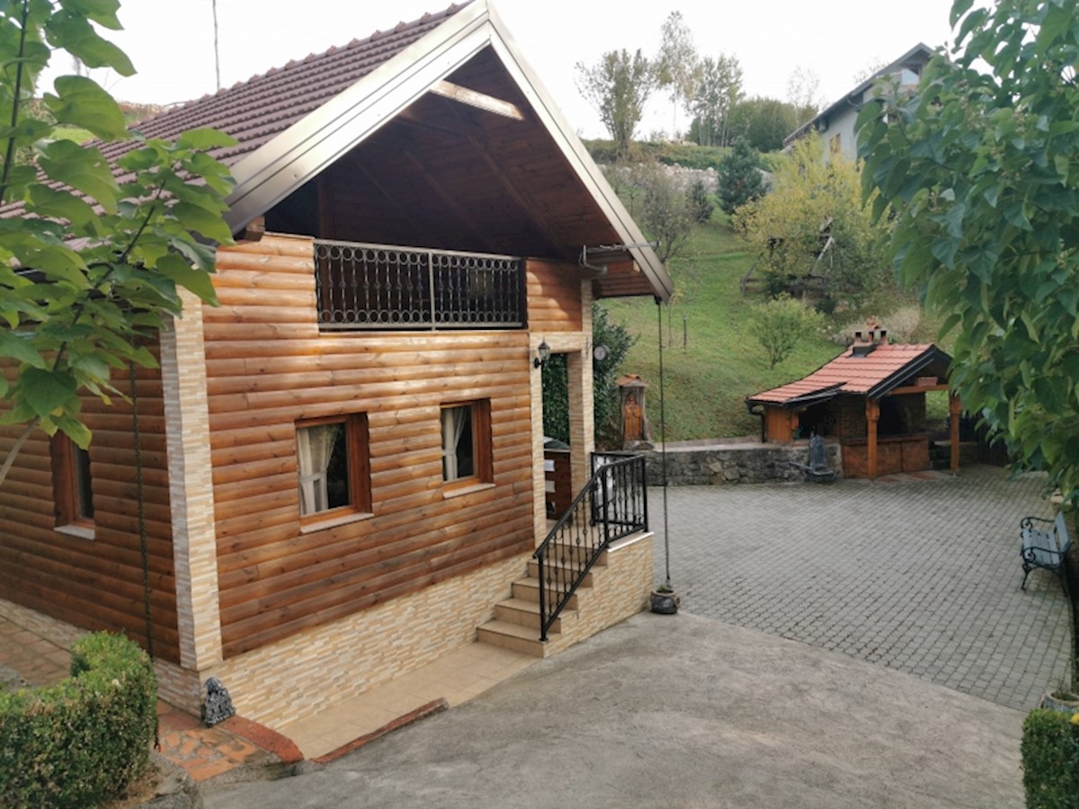 Casa In vendita - KARLOVAČKA  BARILOVIĆI 