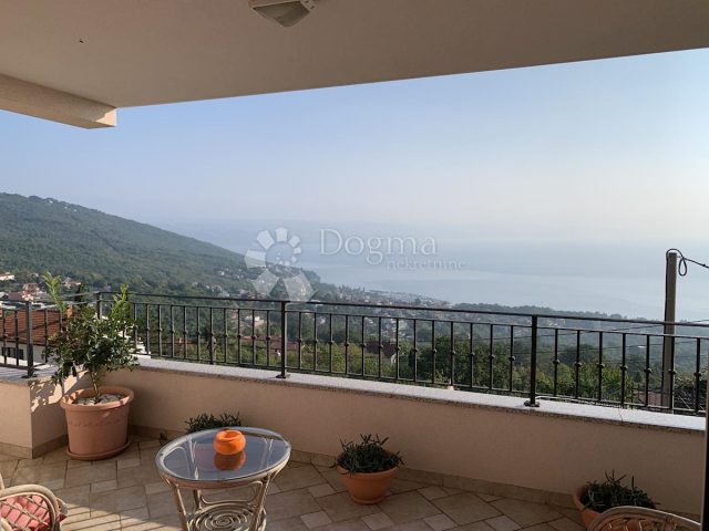 Apartmán na prodej 114 m² – Oprič