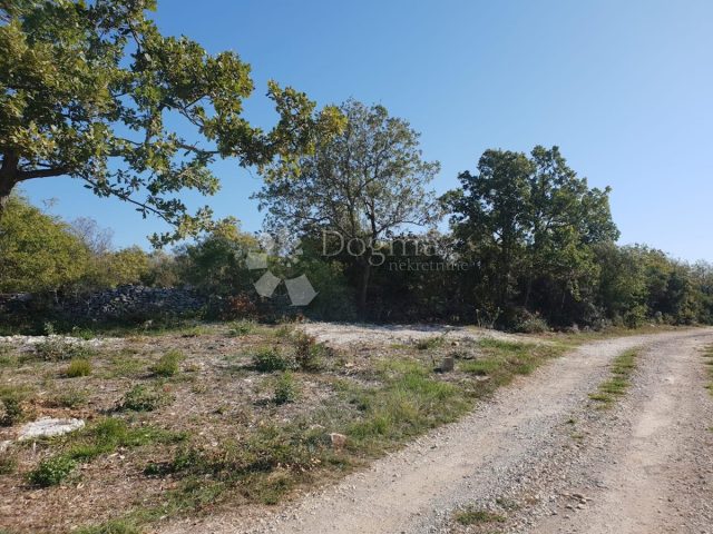 Terrain à vendre 417 m² – Peroj