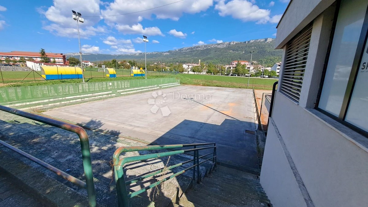 Poslovni prostori Za najem - ISTARSKA  BUZET 