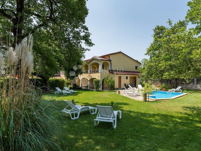 Komerčné na predaj 500 m² – Novigrad