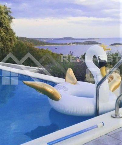 Hiša na predaj 65 m² – Rogoznica