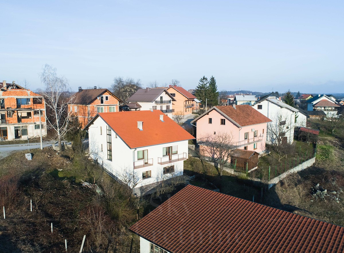 Casa In vendita - KARLOVAČKA  SLUNJ 