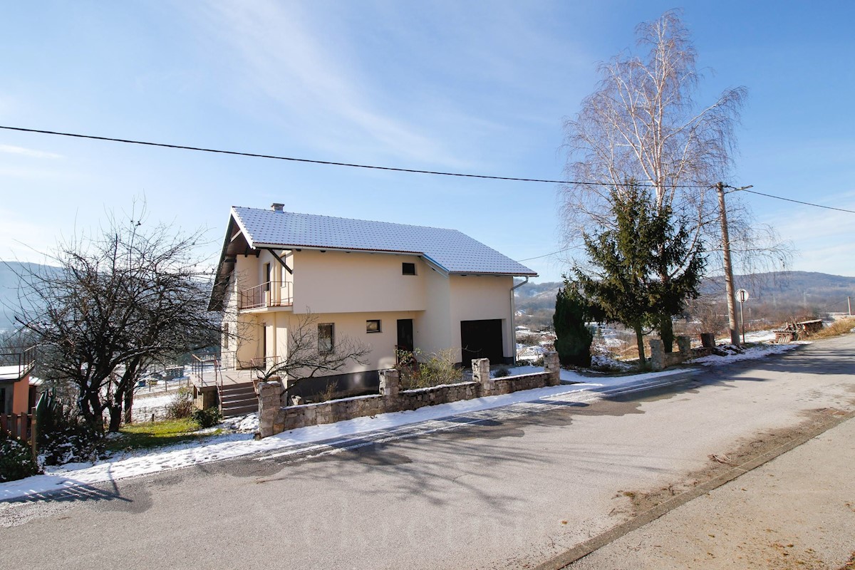 Haus Zu verkaufen - KARLOVAČKA  SLUNJ 