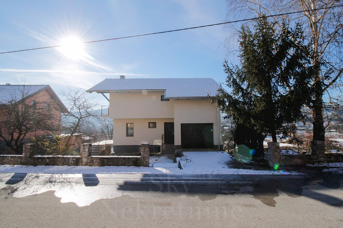 Haus Zu verkaufen - KARLOVAČKA  SLUNJ 