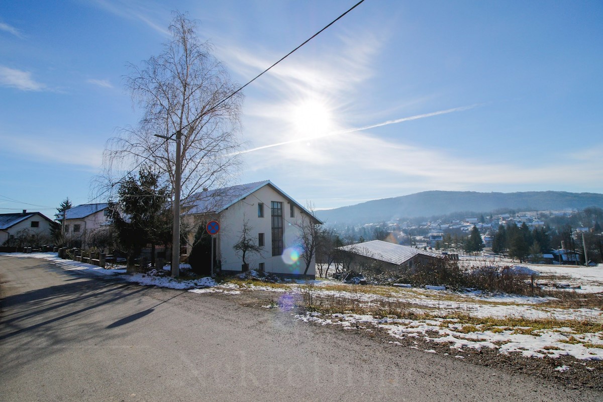 Casa In vendita - KARLOVAČKA  SLUNJ 