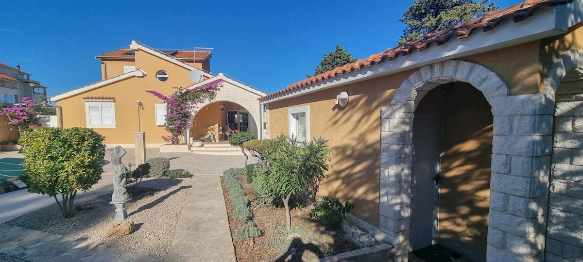 House For sale - šibensko-kninska Vodice - foto 1/6