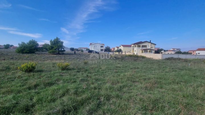Land for sale 3833 m² – Vir