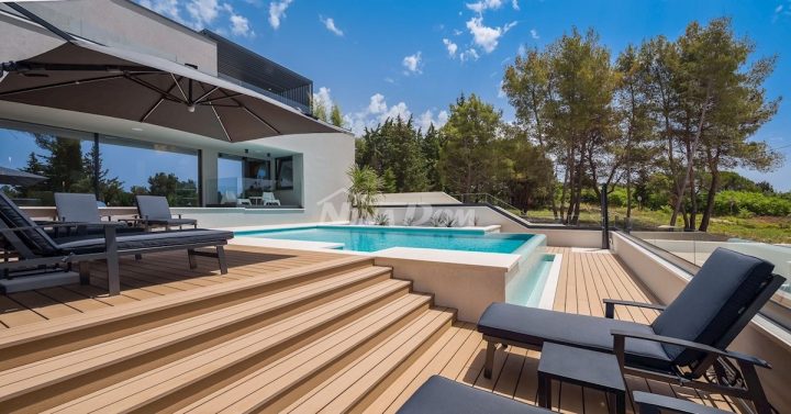 House for sale 453 m² – Diklo
