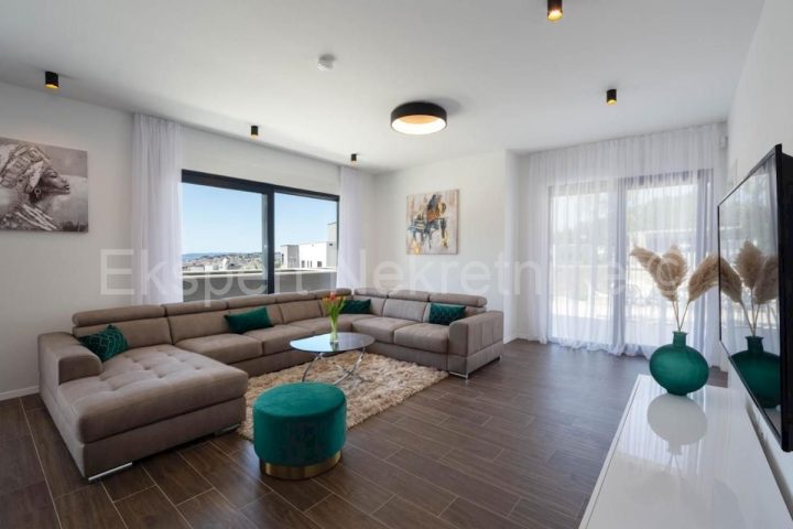Haus Zu verkaufen - Splitsko-dalmatinska Podstrana - foto 2/19