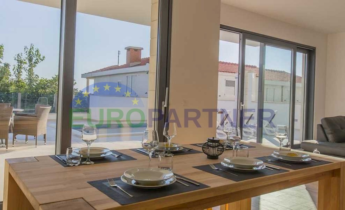 House For sale - SPLITSKO-DALMATINSKA  MAKARSKA 