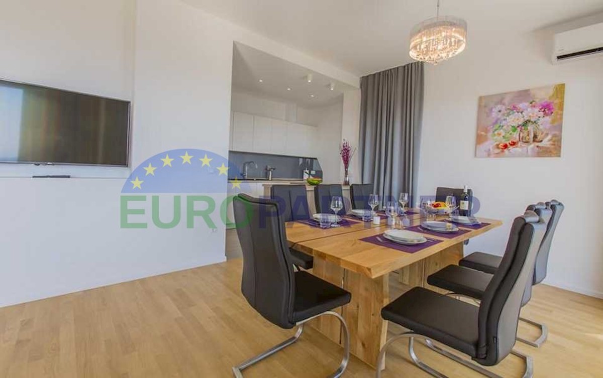 House For sale - SPLITSKO-DALMATINSKA  MAKARSKA 