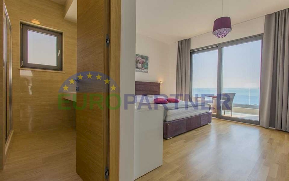 House For sale - SPLITSKO-DALMATINSKA  MAKARSKA 