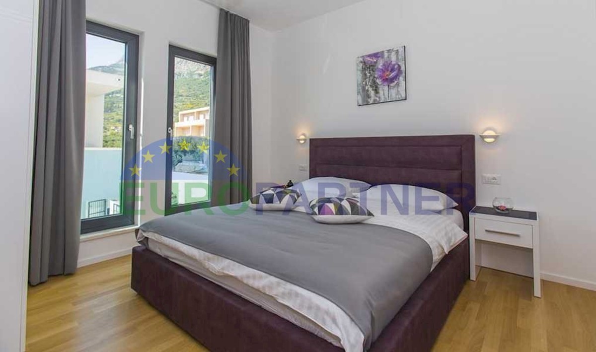 House For sale - SPLITSKO-DALMATINSKA  MAKARSKA 