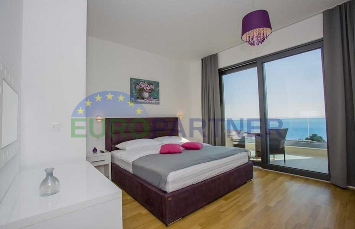 House For sale - SPLITSKO-DALMATINSKA  MAKARSKA 