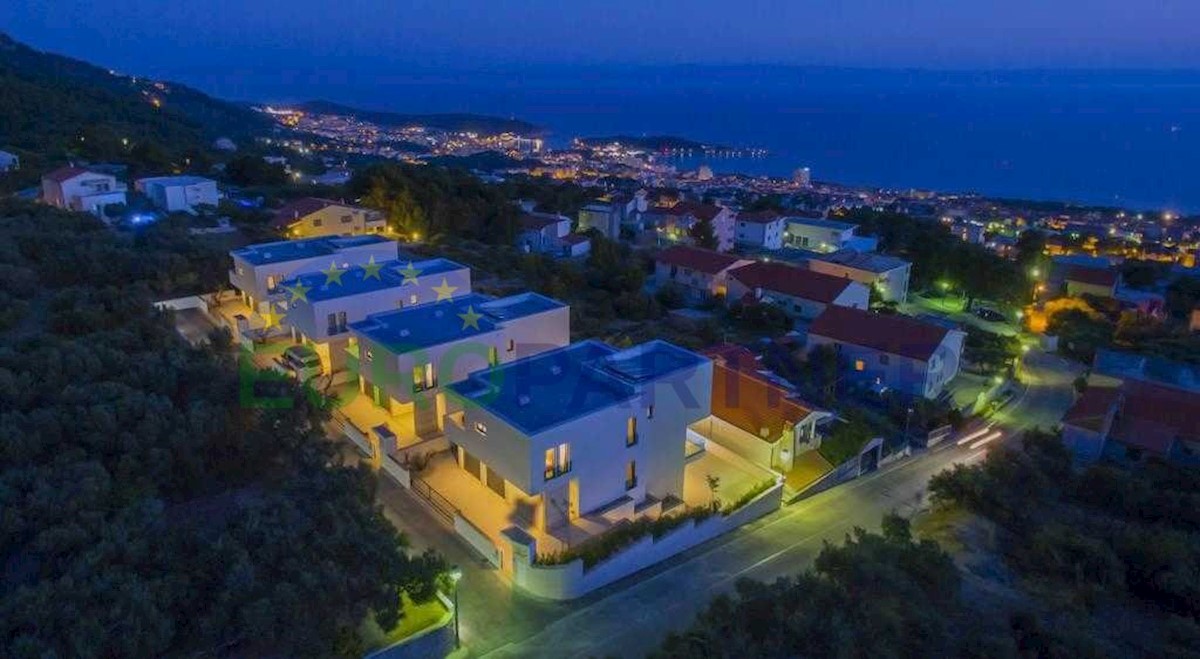 House For sale - SPLITSKO-DALMATINSKA  MAKARSKA 