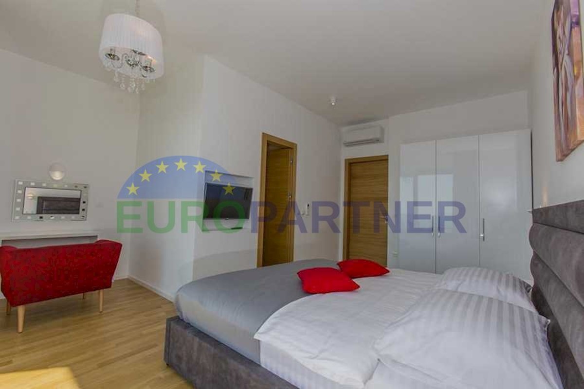 House For sale - SPLITSKO-DALMATINSKA  MAKARSKA 