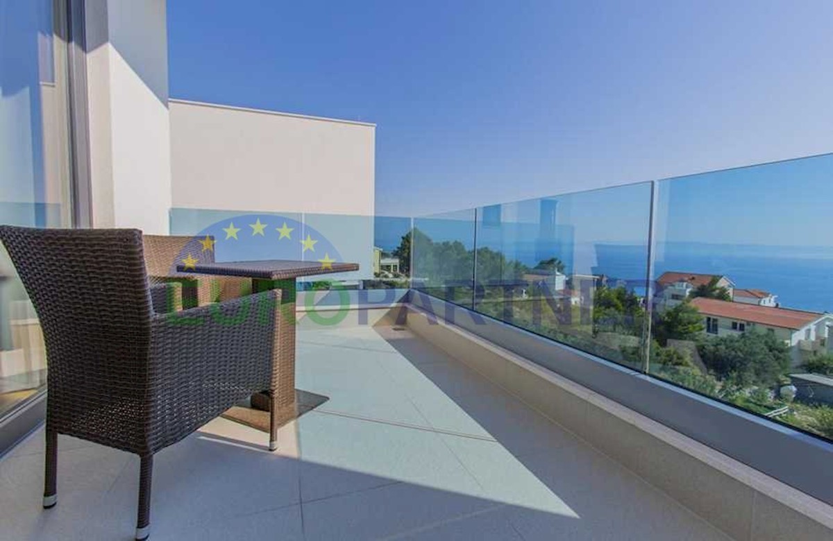 House For sale - SPLITSKO-DALMATINSKA  MAKARSKA 