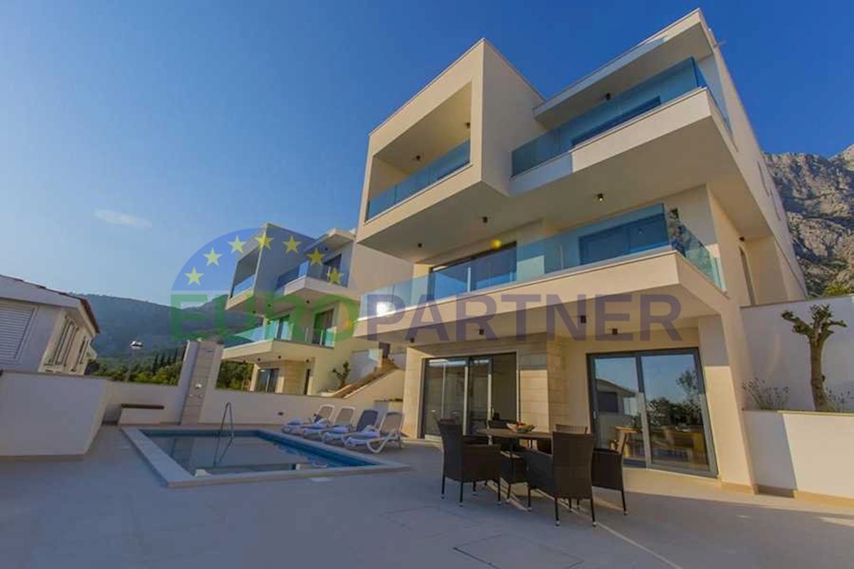 House For sale - SPLITSKO-DALMATINSKA  MAKARSKA 