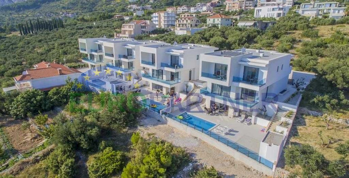 House For sale - SPLITSKO-DALMATINSKA  MAKARSKA 