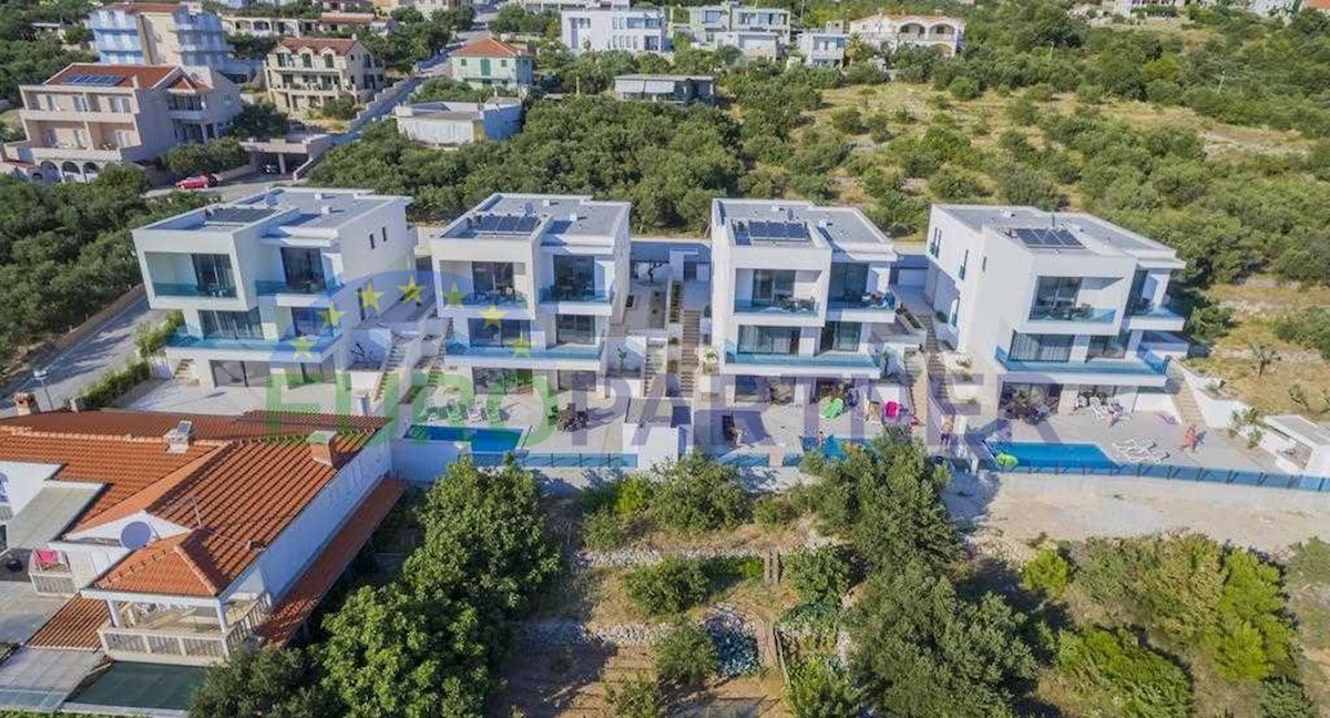 House For sale - SPLITSKO-DALMATINSKA  MAKARSKA 