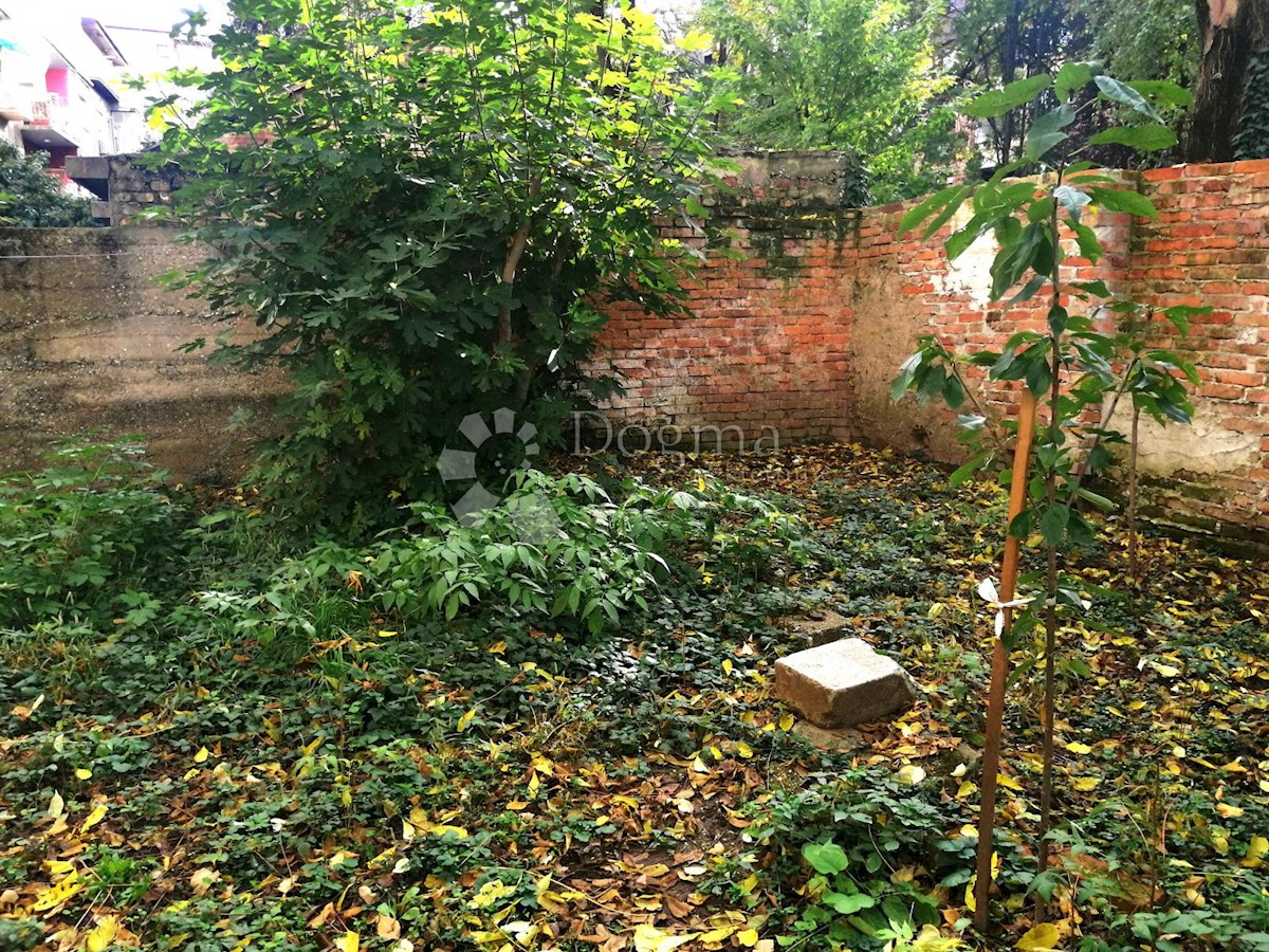 Apartma Naprodaj - GRAD ZAGREB  ZAGREB