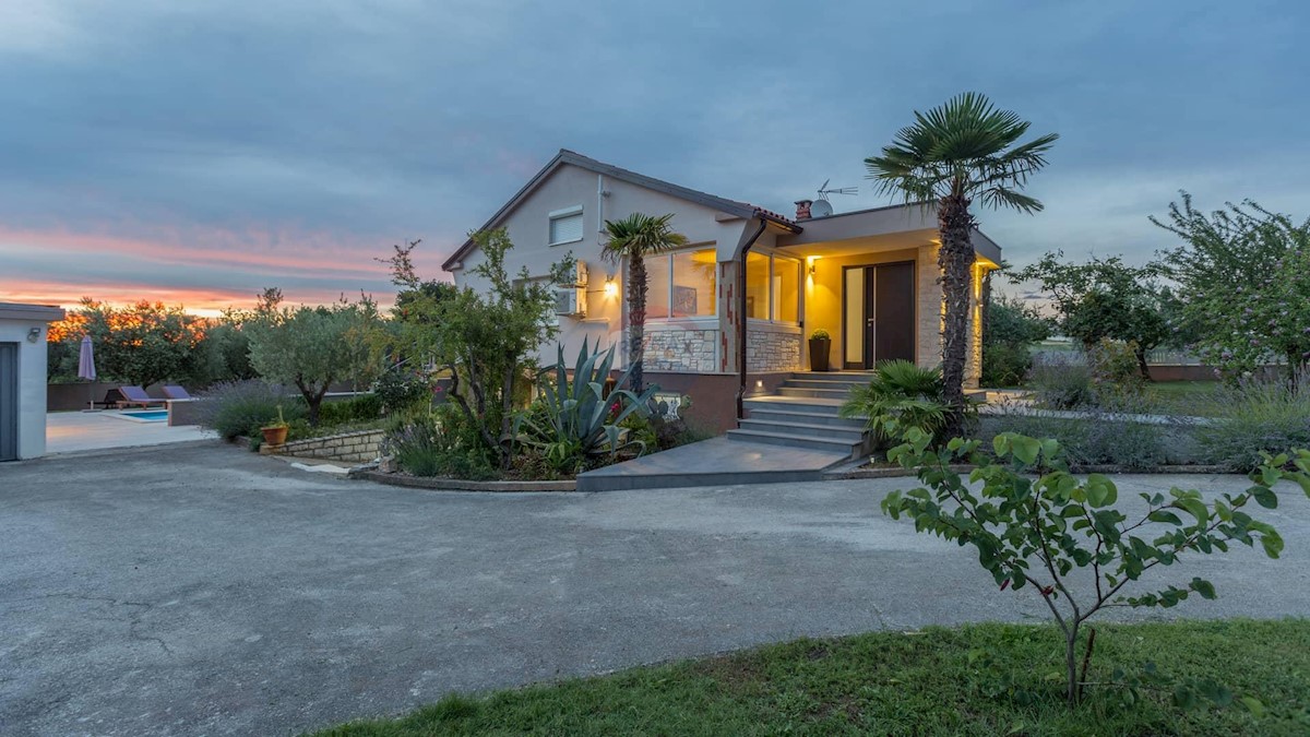 Casa In vendita - ISTARSKA  POREČ 