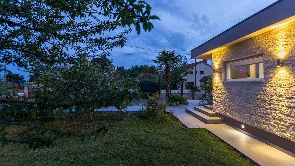 Casa In vendita - ISTARSKA  POREČ 