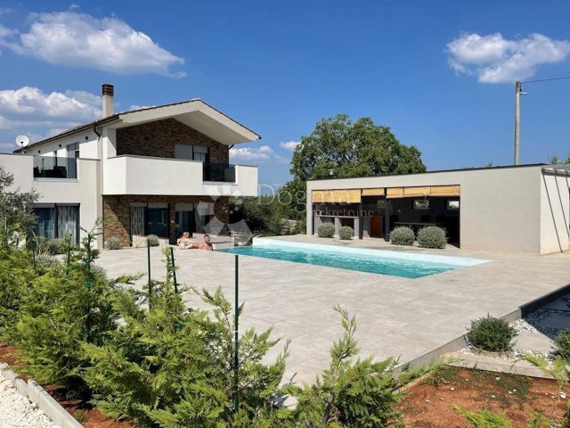 Casa in vendita 350 m² – Rakalj