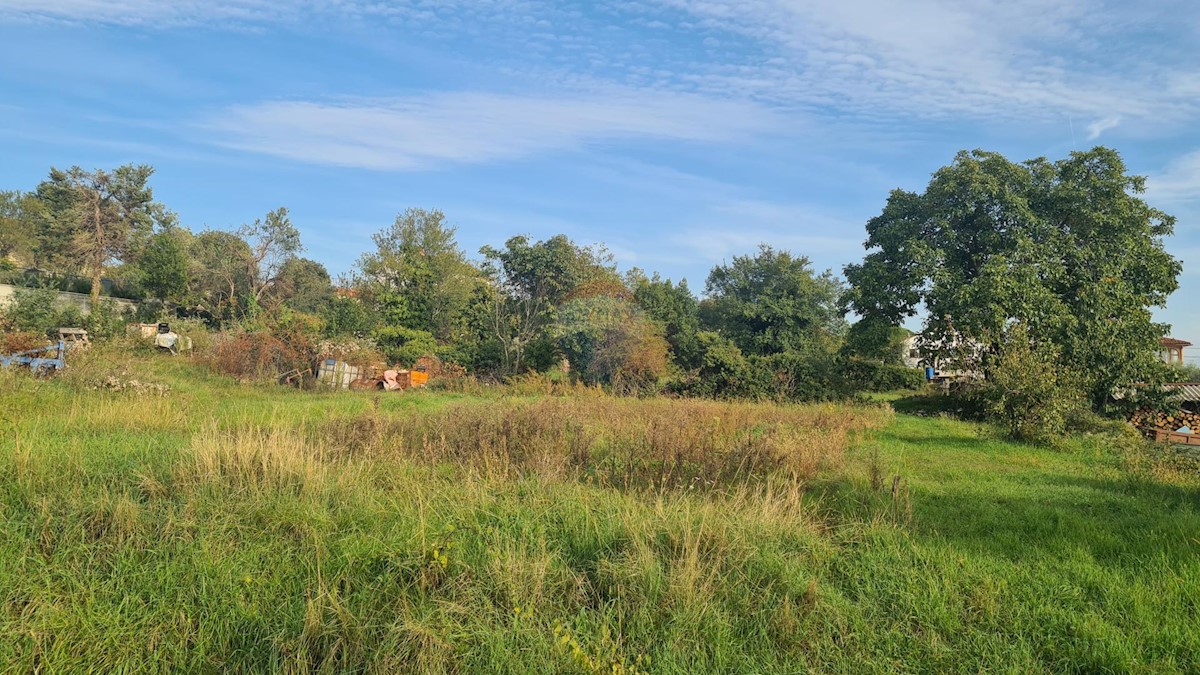 Parcela Na predaj - ISTARSKA  VIŠNJAN 