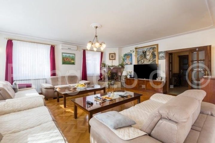 Maison à vendre 595 m² – Rovinj