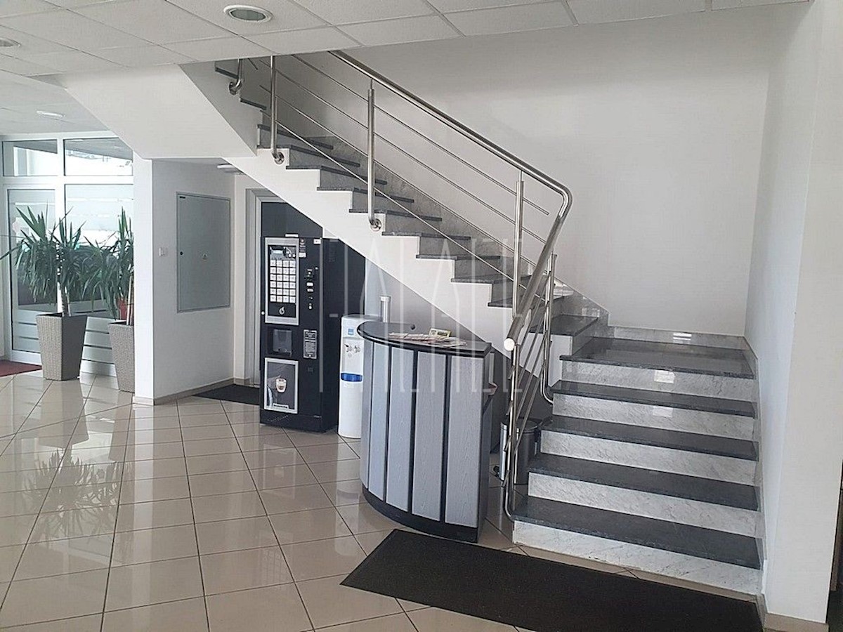 Business premises For rent - OSJEČKO-BARANJSKA  OSIJEK 