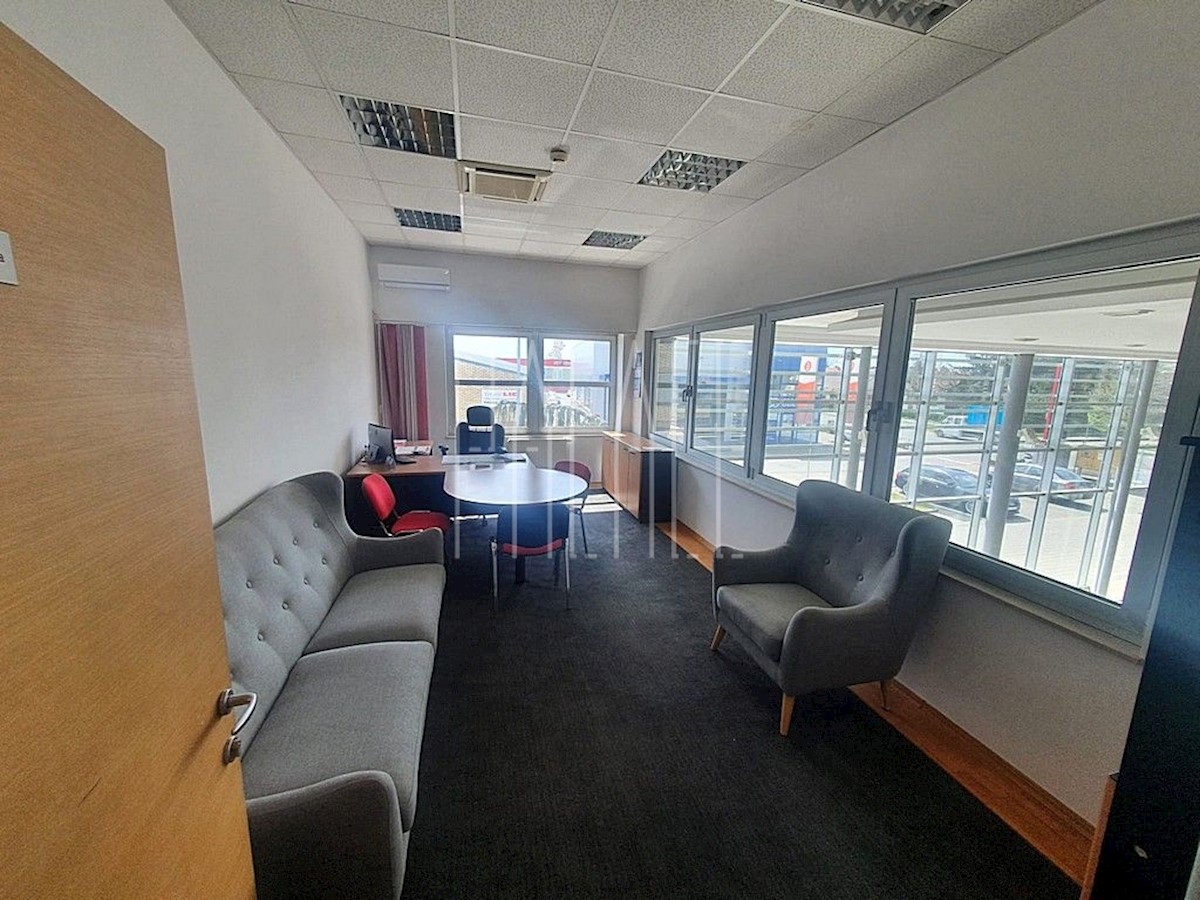 Business premises For rent - OSJEČKO-BARANJSKA  OSIJEK 