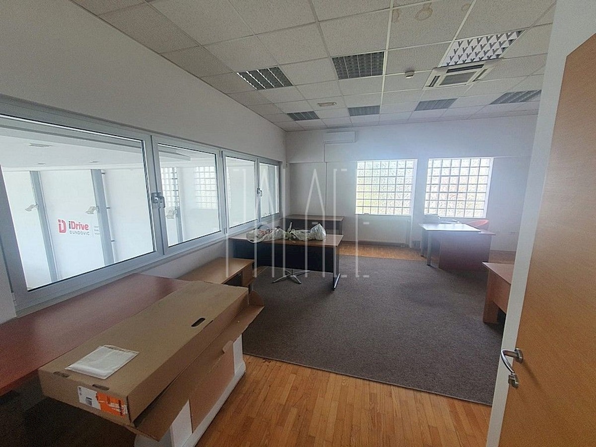 Business premises For rent - OSJEČKO-BARANJSKA  OSIJEK 