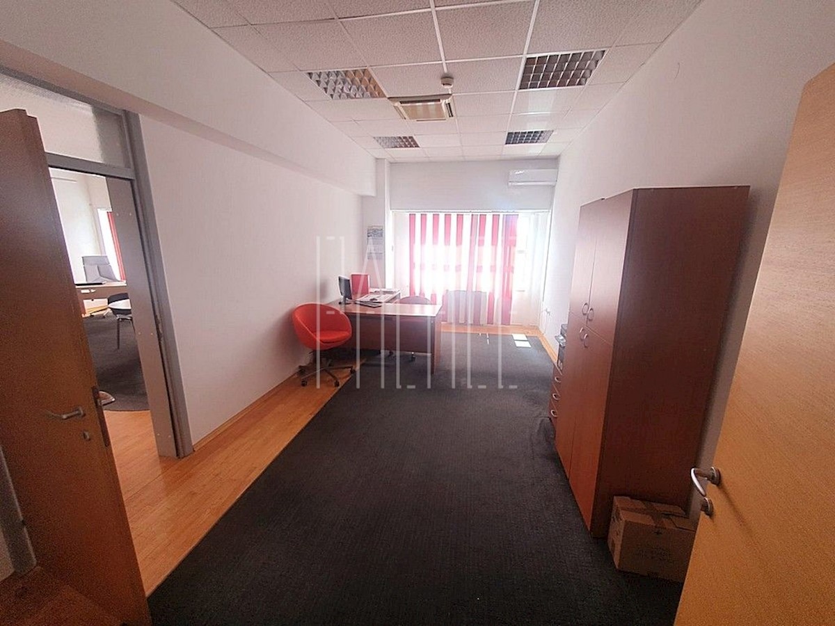 Business premises For rent - OSJEČKO-BARANJSKA  OSIJEK 