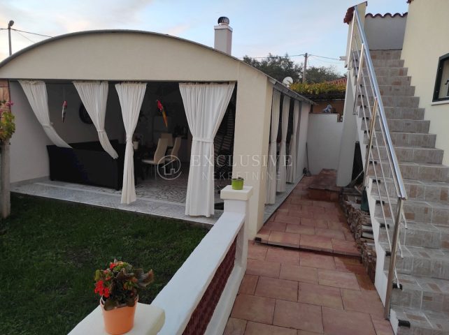 Haus Zu verkaufen - Istarska Labin - foto 2/8