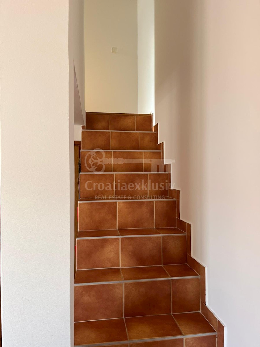 Apartma Naprodaj - ŠIBENSKO-KNINSKA  Vodice