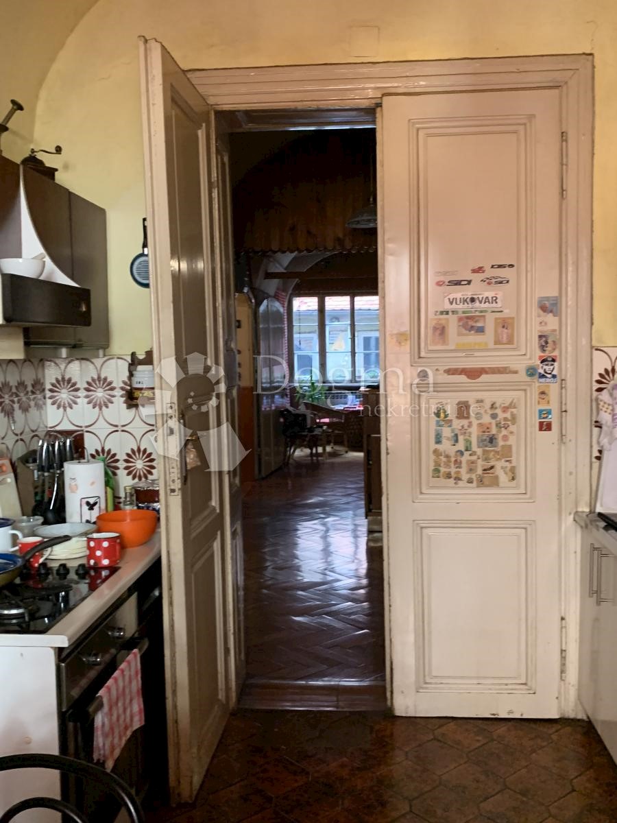 Kuća Na prodaju - GRAD ZAGREB  ZAGREB 