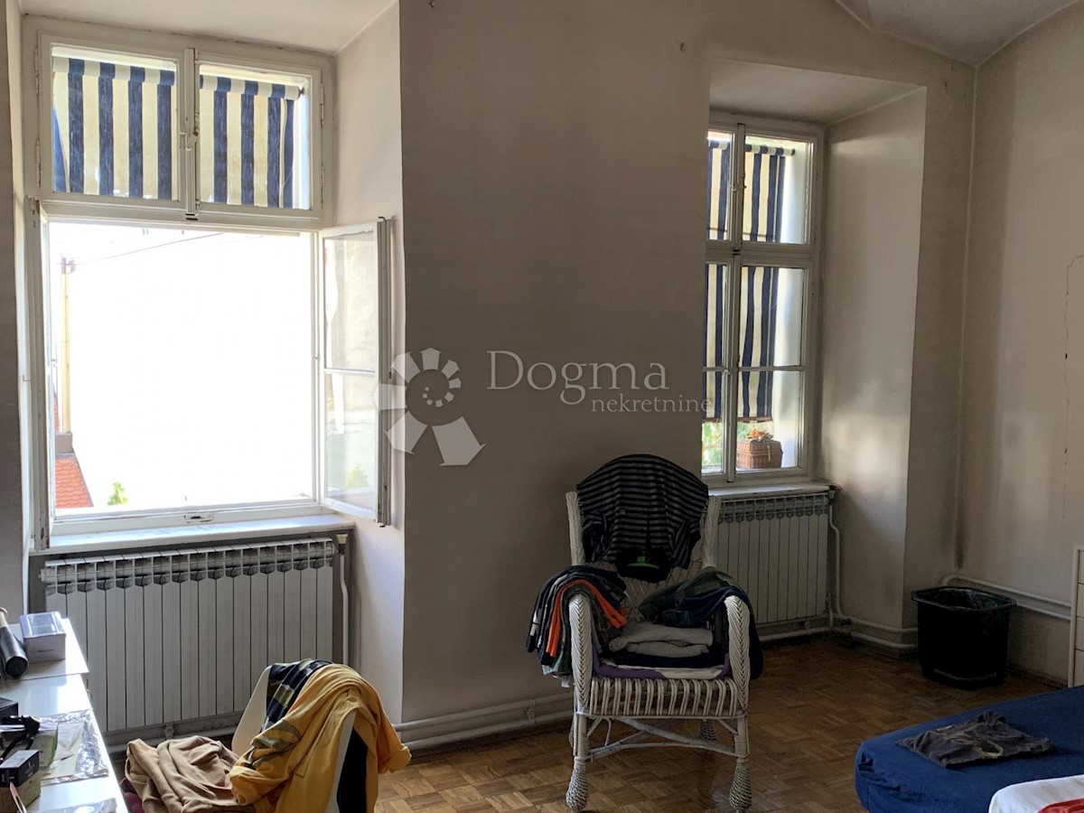Kuća Na prodaju - GRAD ZAGREB  ZAGREB 