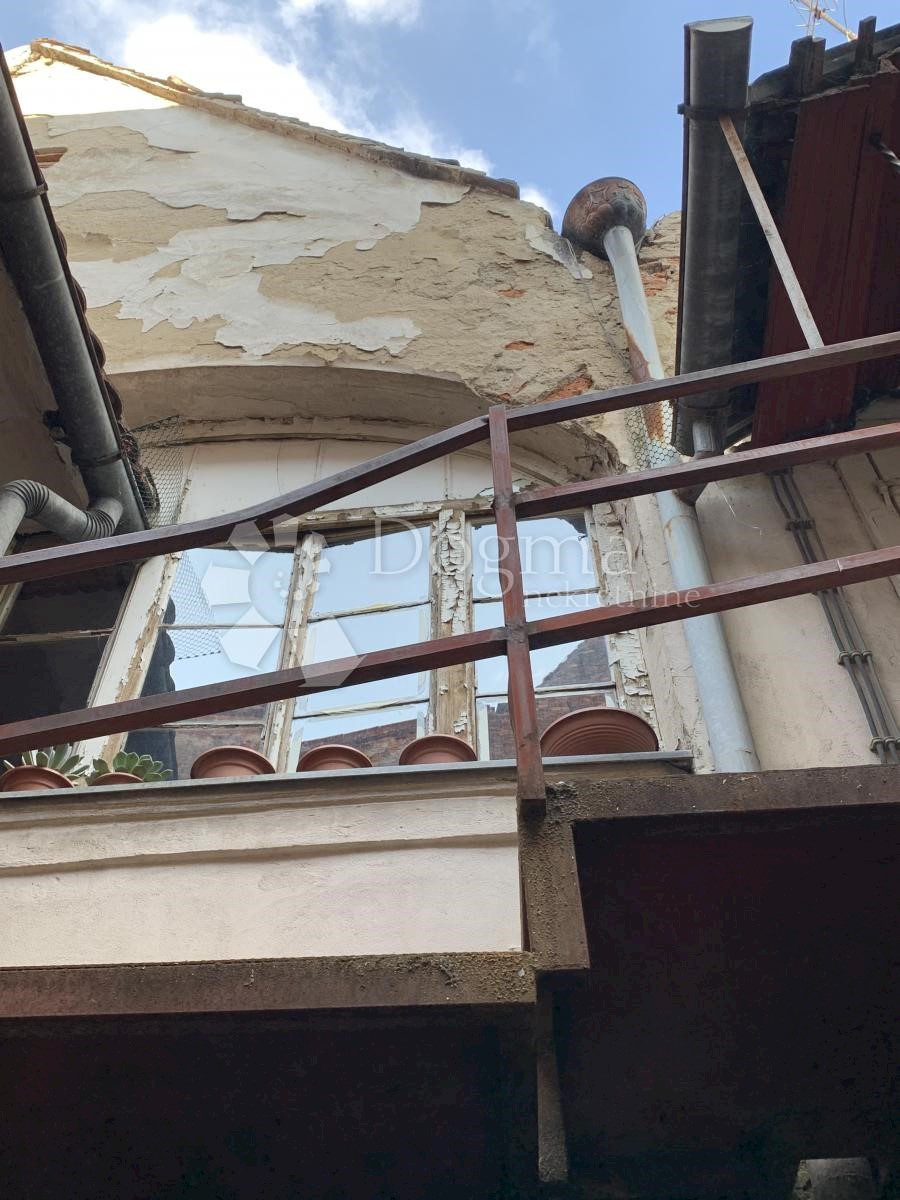 Kuća Na prodaju - GRAD ZAGREB  ZAGREB 