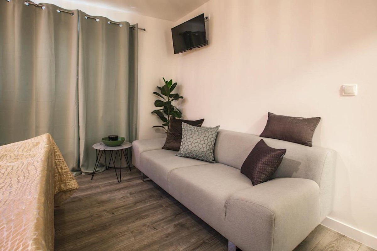 Kuća Na prodaju - SPLITSKO-DALMATINSKA  MAKARSKA 