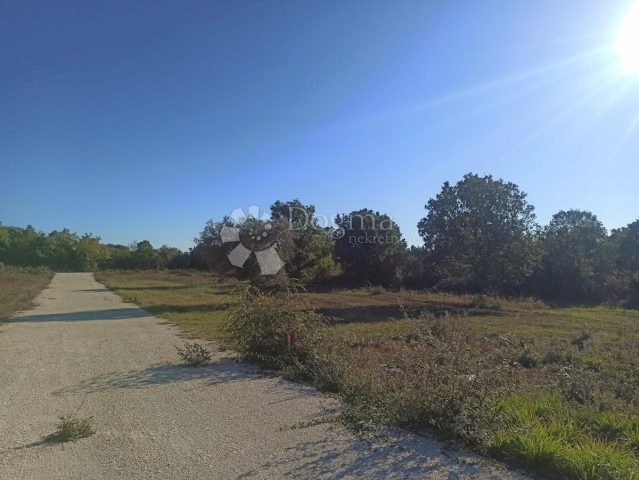 Terreno in vendita 569 m² – Peroj