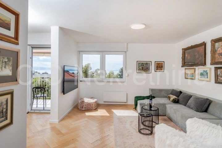 Apartmán k pronájmu 85 m² – Meje