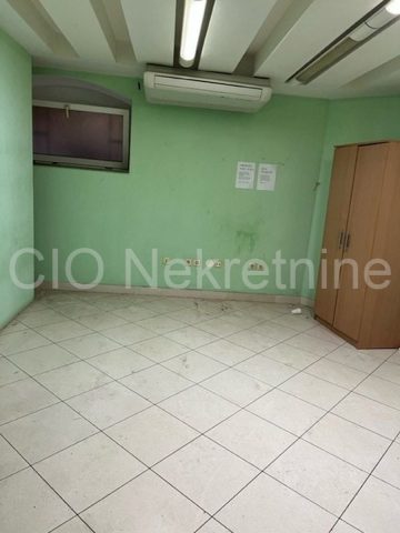 Komerční k pronájmu 120 m² – Grad