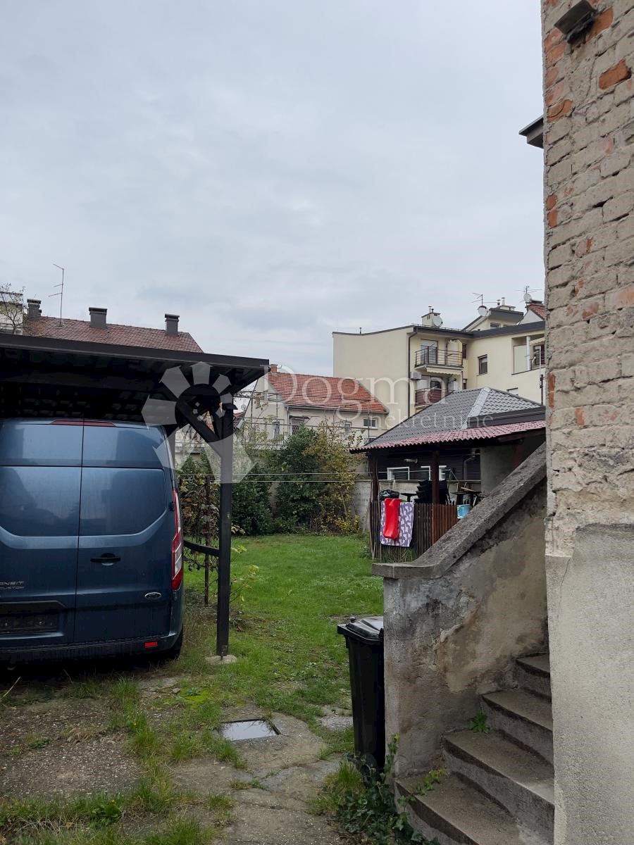 Kuća Na prodaju - GRAD ZAGREB  ZAGREB 