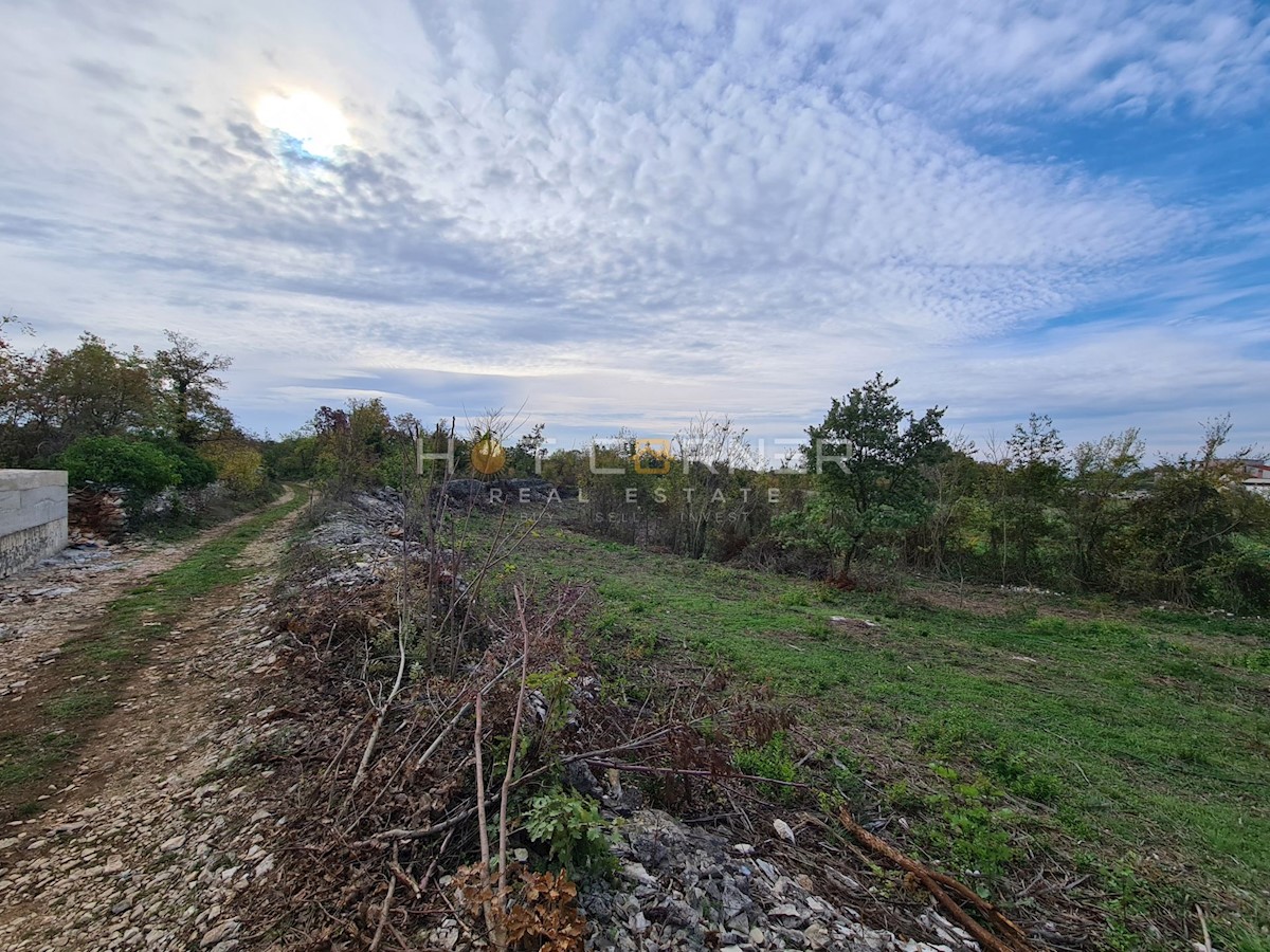 Terrain À vendre - ISTARSKA  SVETVINČENAT 