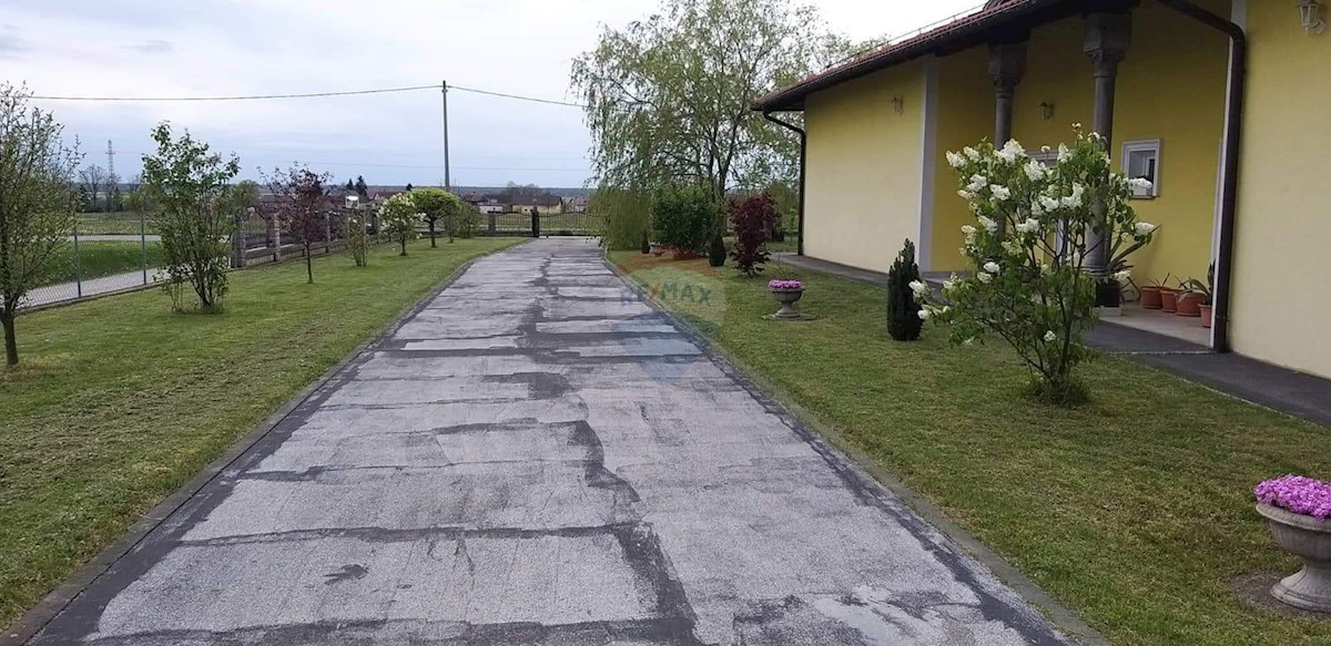 Maison À vendre - ZAGREBAČKA  PISAROVINA 