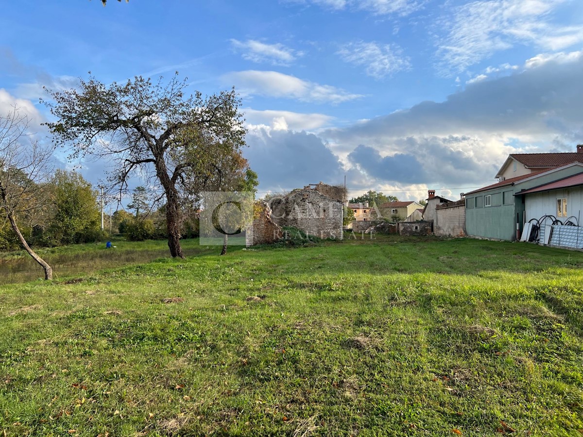 Pozemok Na predaj - ISTARSKA  ŽMINJ 