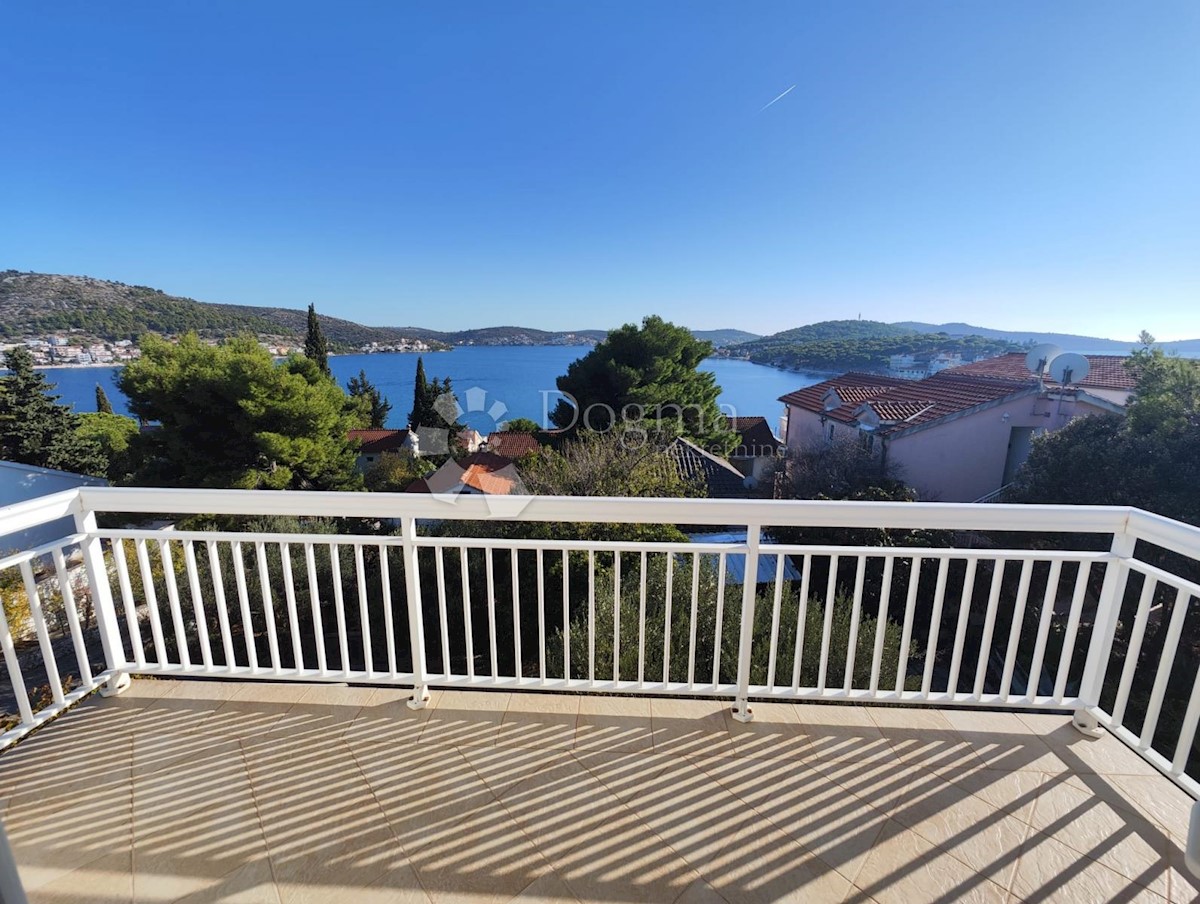 House For sale - ŠIBENSKO-KNINSKA  ROGOZNICA 