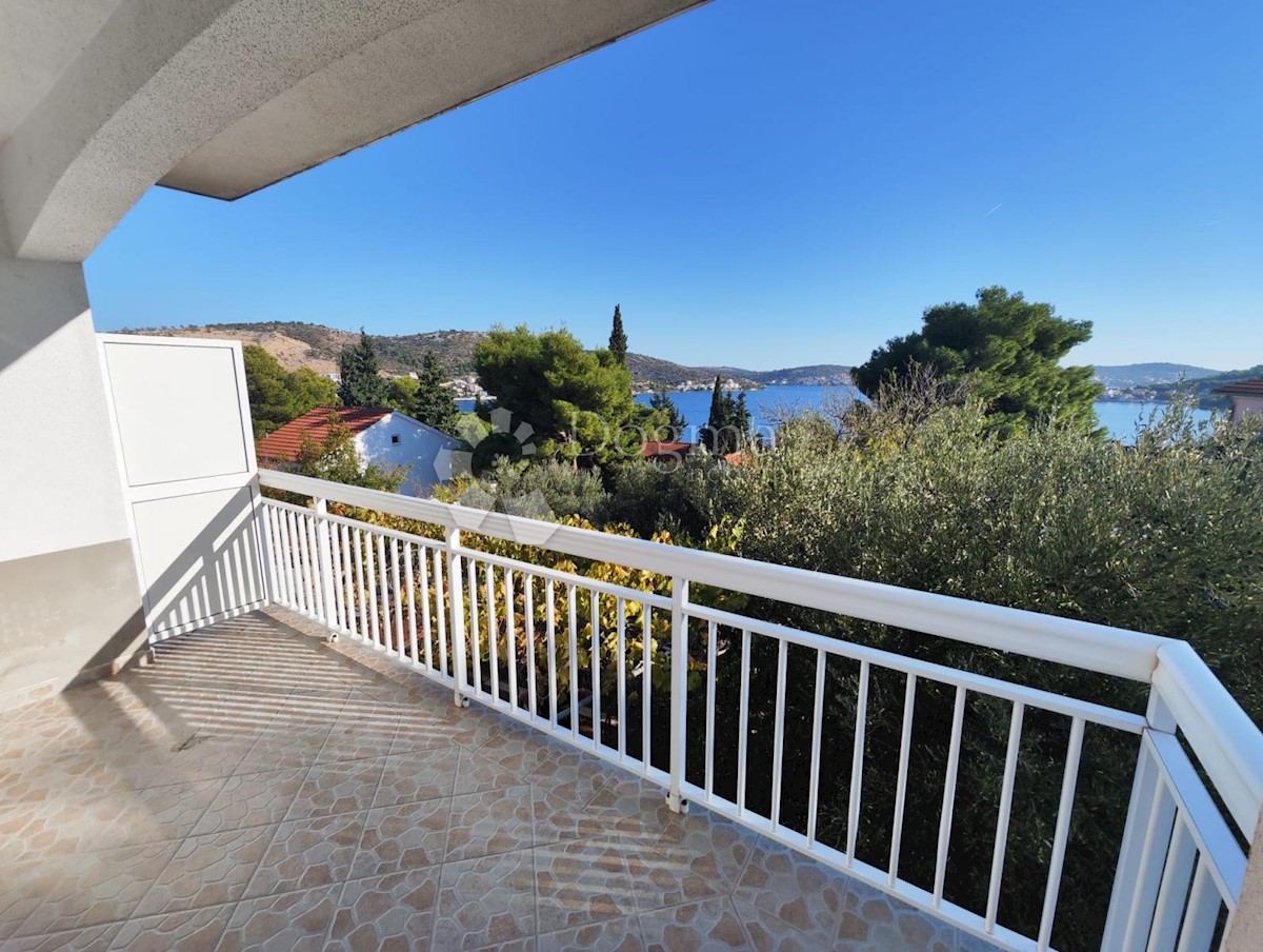 House For sale - ŠIBENSKO-KNINSKA  ROGOZNICA 